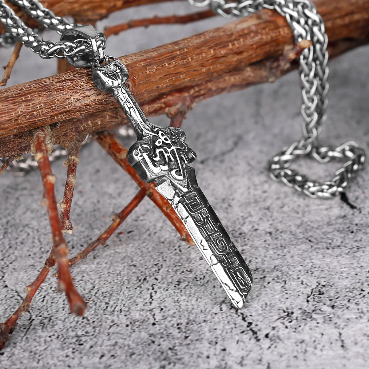 Pendentif Epée brisée inspiration God of War en Acier Inoxydable