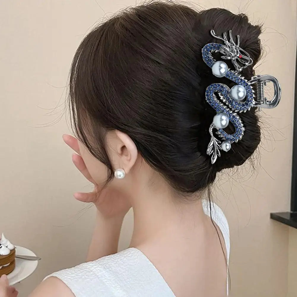 Broche "Dragon de perle "