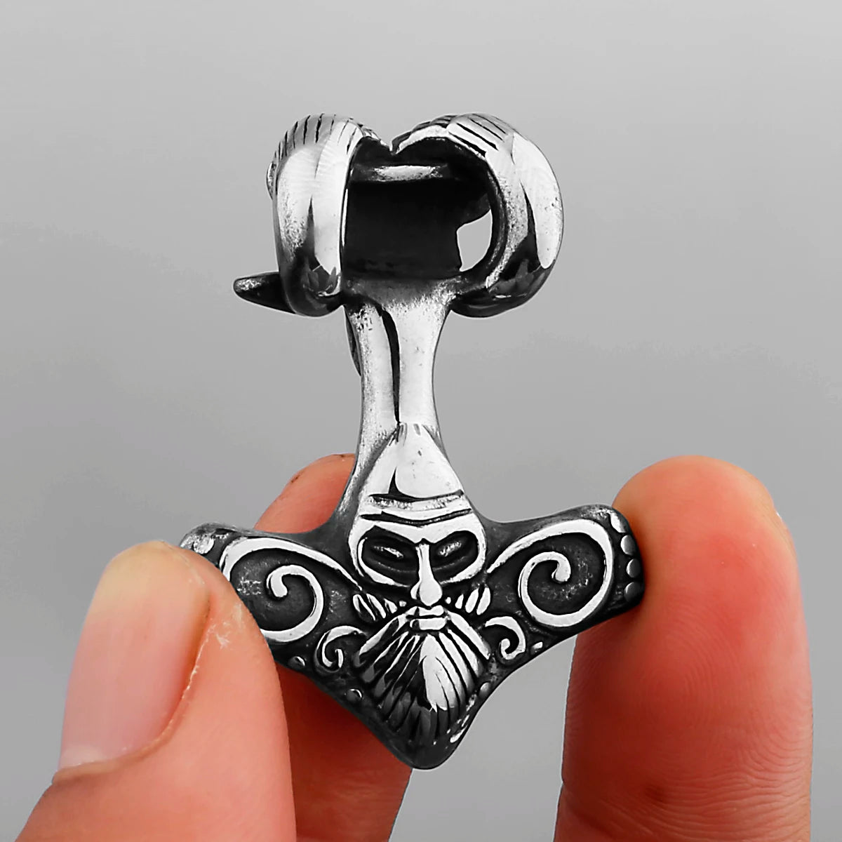 Pendentif representation d'Odin