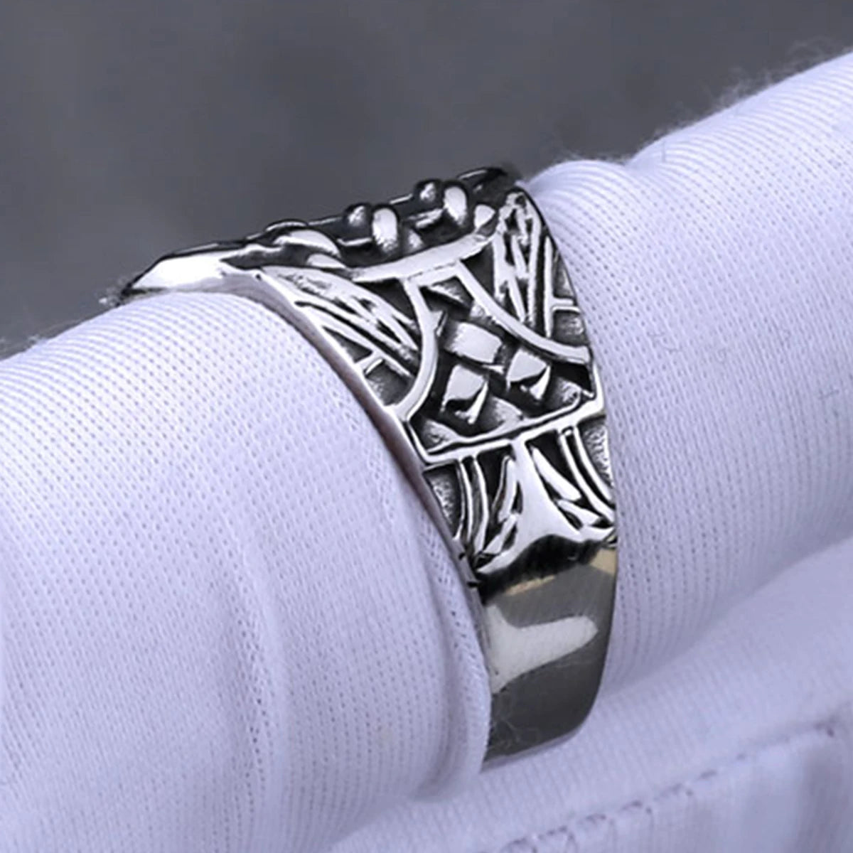 Stainless Steel Nordic Viking Wolf Head Ring Men Hip Hop Vintage Wolf Claw Rune Amulet Accessories Charm Boyfriend Jewelry Gift