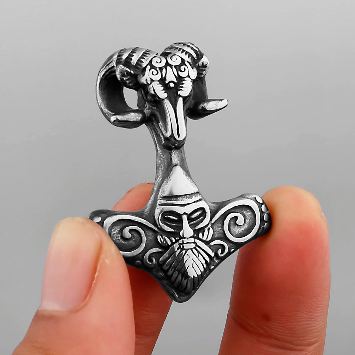 Pendentif representation d'Odin